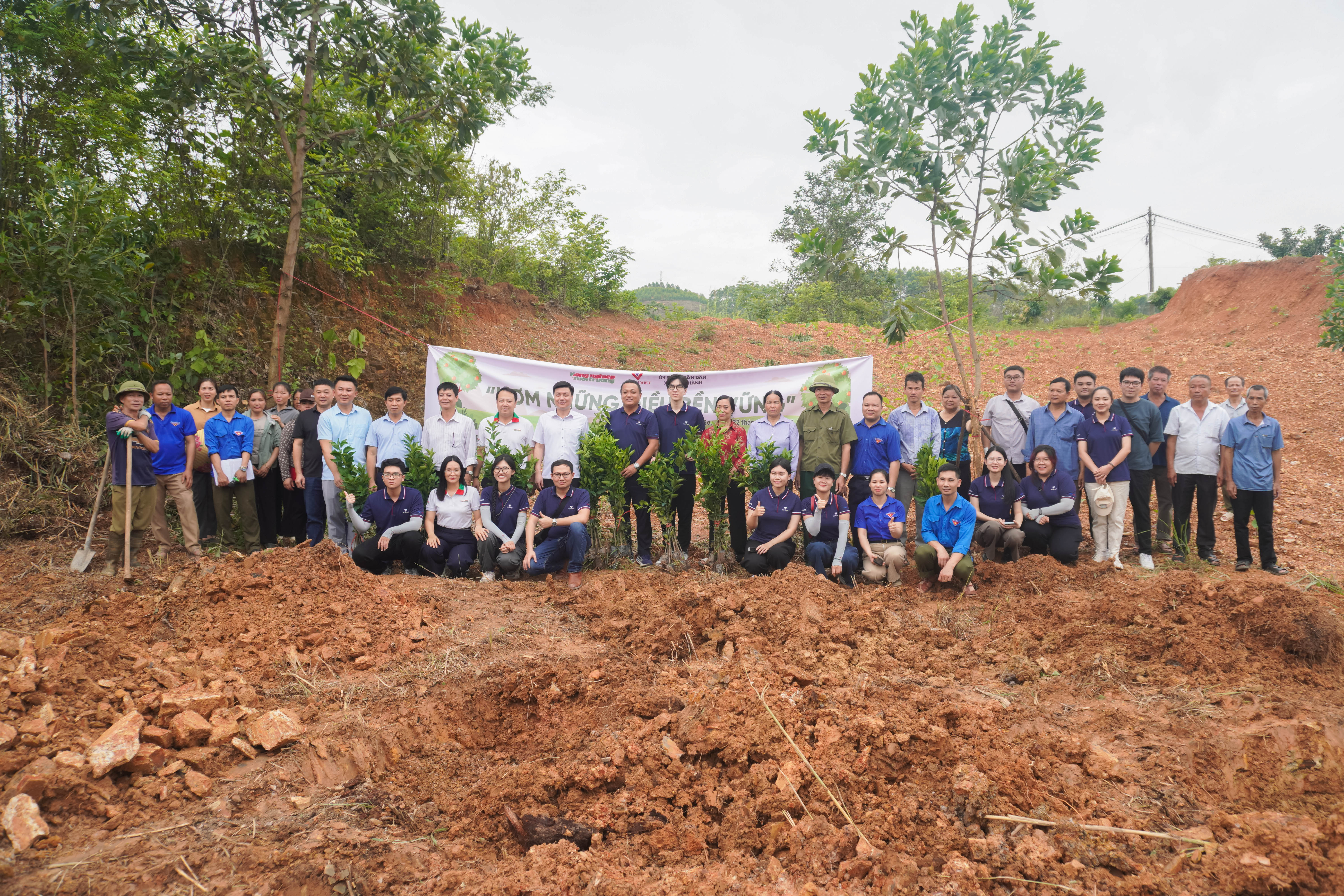 General contractor Vilai Viet support the local livelihood by donating 400 trees.